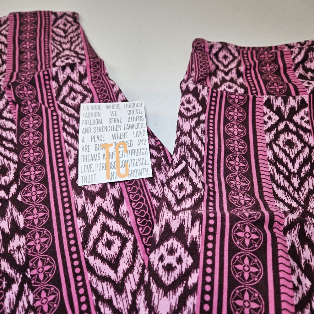 LuLaRoe Tall and Curvy Leggings - Picture 2 of 5